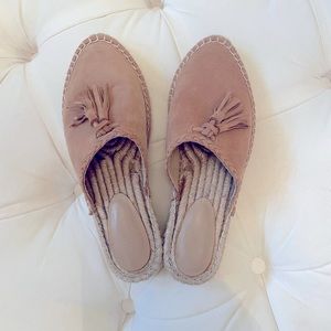 Joie beige slide with tassel NWOT size 6 1/2